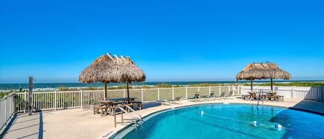 Gorgeous beachfront pool