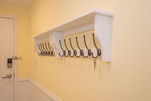 Entry Unit 201-Astoria, Ocean City
