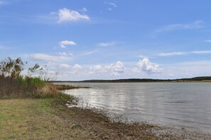 Guests have access directly to Canyon lake a short distance behind the condo complex.