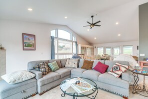 Living Room | Upper Level | Smart TV