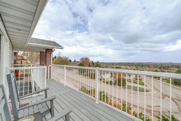 Great Falls Vacation Rental | 5BR | 3BA | 2,700 Sq Ft | Stairs Required