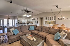 Living Room | Open Floor Plan