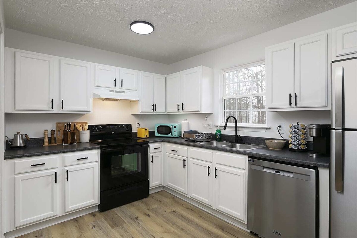 Relaxing 2 beds with 2 separate baths townhouse l Perfect for family or business
