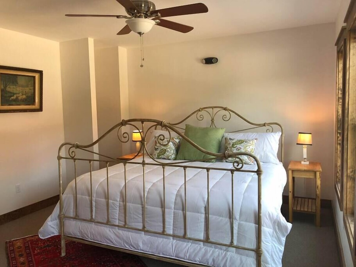 Light Horse Inn: Suite 6