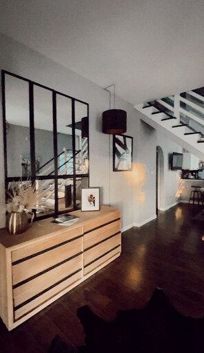 Modern entry way