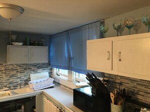 Another view of the kitchen.