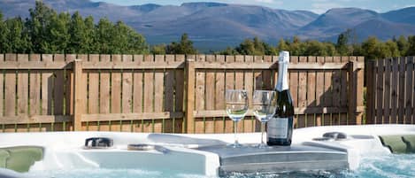 Hot tub at Snowmass lodge