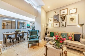 The Chapel Living and Dining Room - StayCotswold