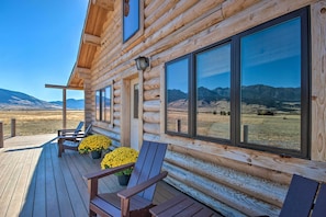 Furnished Deck | Mountain Views