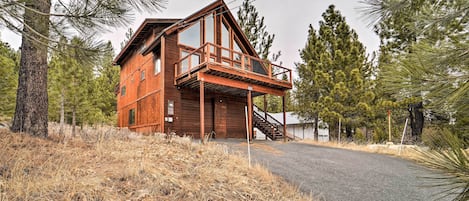 Truckee Vacation Rental | 3BR | 2BA | 1,900 Sq Ft | Access Only By Stairs