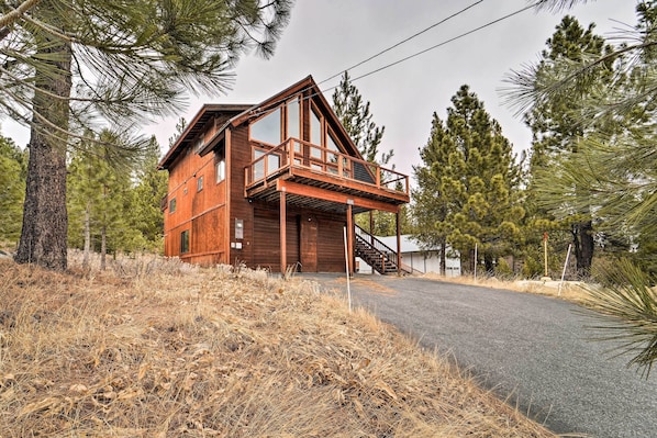 Truckee Vacation Rental | 3BR | 2BA | 1,900 Sq Ft | Access Only By Stairs