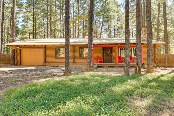 Pinetop Vacation Rental | 3BR | 2BA | 1,631 Sq Ft | Step-Free Access