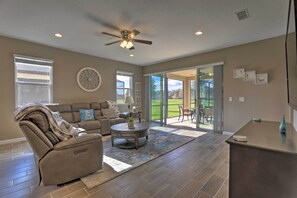 Living Room | Flat-Screen TV | Cable