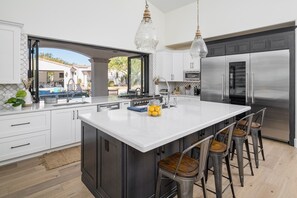 Fully stocked kitchen fit for a chef