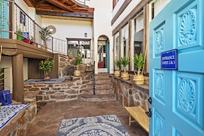 Sunroom entry