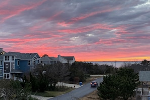 DU506: Salty Duck | Sunset View