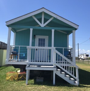 2 crab traps included in rental 