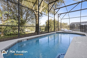 Enclosed pool area- can be heated 