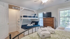 Guest room with bunk bed with double and twin