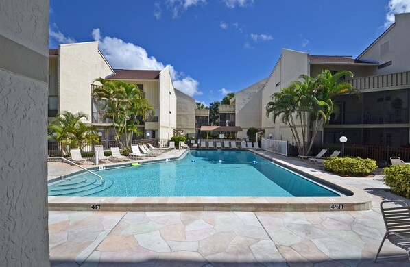 Bay Oaks Pool Area