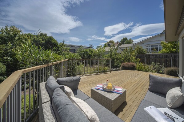 Nelson City Sanctuary - Nelson City Centre Holiday Home