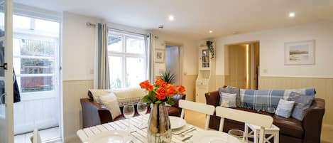 Open plan living and dining area