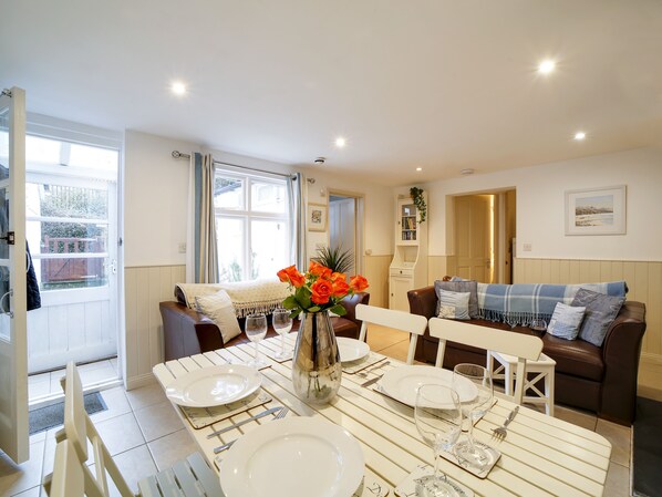 Open plan living and dining area