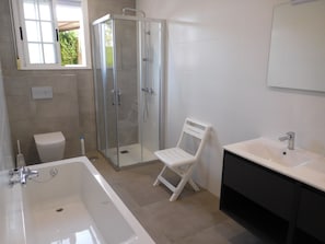 Salle de bains chambre 2