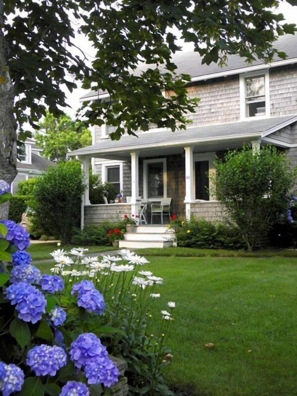 Front View of House with Porch