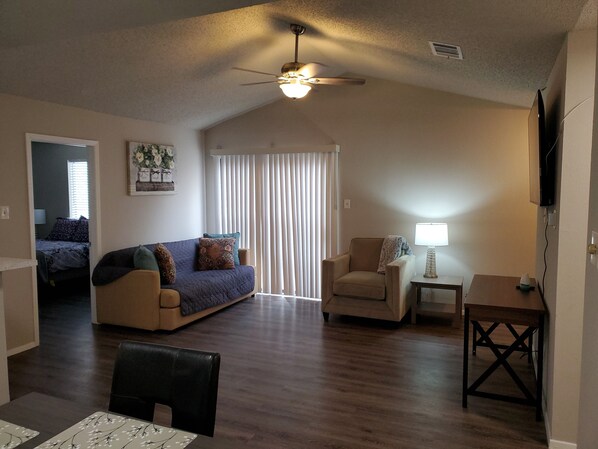 Vaulted ceiling in spacious family room !