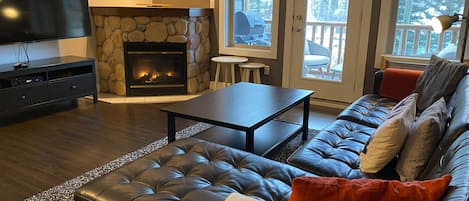 Living Room l Gorgeous Hardwood Floors