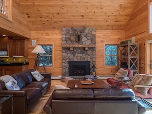 Sunny View Chalet- Minutes to Swimming, Hiking, Biking- Awesome Mountain Views! (848)