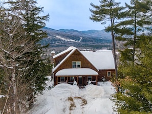 Sunny View Chalet- Minutes to Swimming, Hiking, Biking- Awesome Mountain Views! (1128)