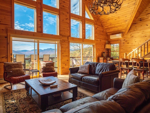 Sunny View Chalet- Minutes to Swimming, Hiking, Biking- Awesome Mountain Views! (982)