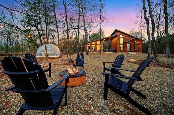 An Instagram-worthy cabin featuring a stunning geodesic dome and a peaceful, meandering creek. your perfect photo-op getaway!