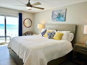 Comfy, King size bed with an unforgettable view from the bedroom