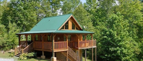 Front view from driveway. The cabin is secluded, at the dead-end of the street.