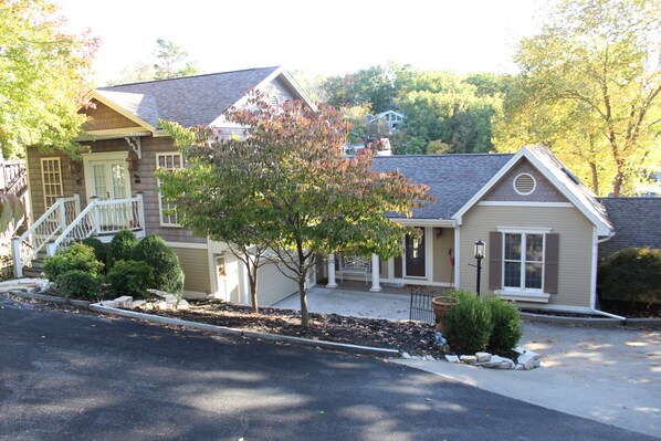 Main House and above garage Guest Quarters (separate entrance)