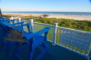 Another expansive ocean view from main deck