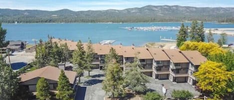 Lakefront condo with great views and public dock