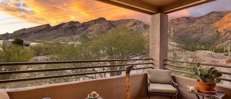 Sunset Catalina Mountain Views 