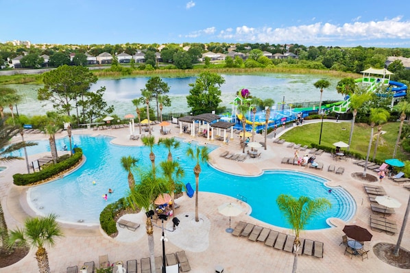 Huge zero entry resort pool, waterpark, and splash pad.