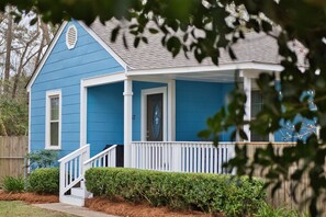 The Blue Bungalow - Laurel, MS