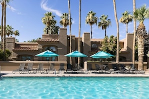 Swimming pool, bring the kids, and jump right in!
