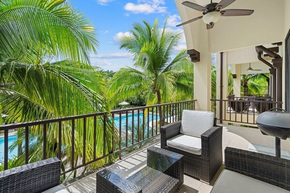 L106 has a covered terrace overlooking the stunning PACIFICO pools.  