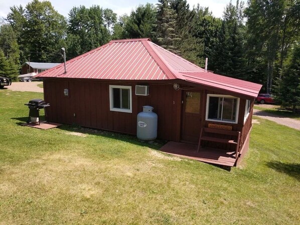 Cabin 5 outside door entry