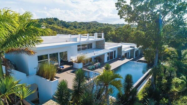 V17 Casa Quivira  · Huge waterfall pool with jet tub & 180° oceanview (342)