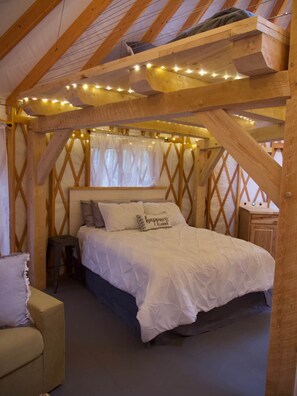 Lower queen bed *Bring your own bedding