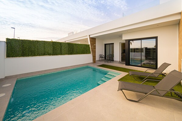 Swimming pool