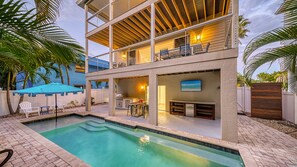 Pool / Outdoor Patio Area